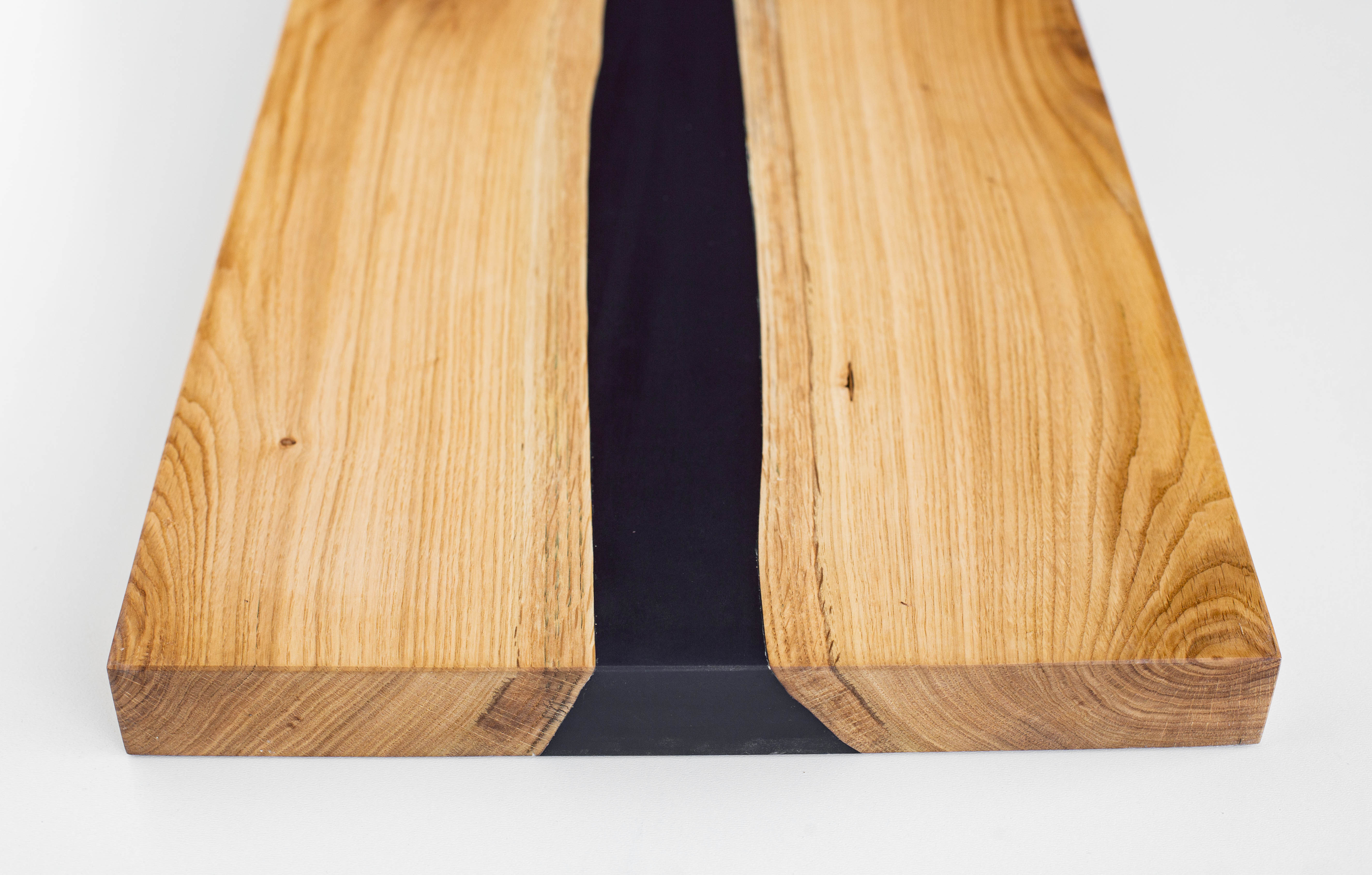 Столешница со смолой